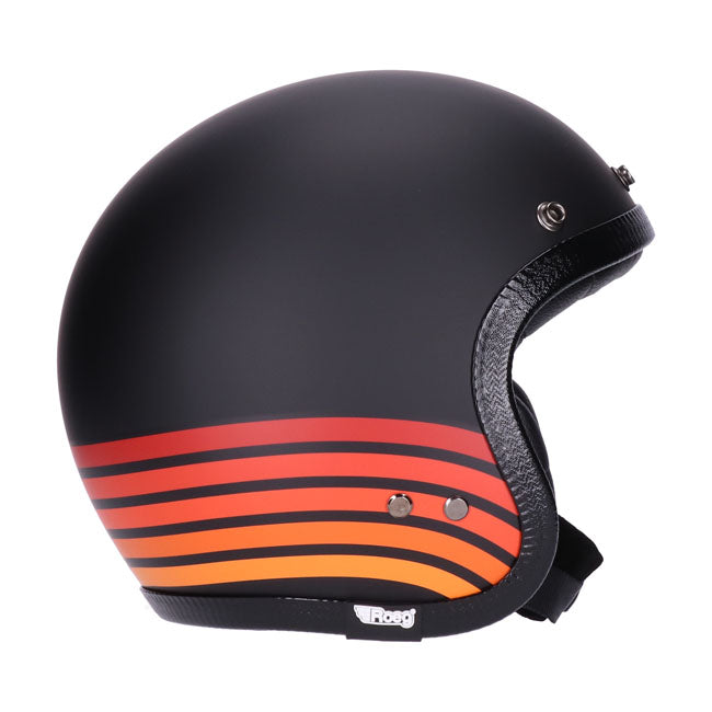 casco jet vintage lucido nero con visiera nera; omologato con approvazione ece-r22.05; fodera comfort in microtec con dettagli in pelle premium e profilo cromat