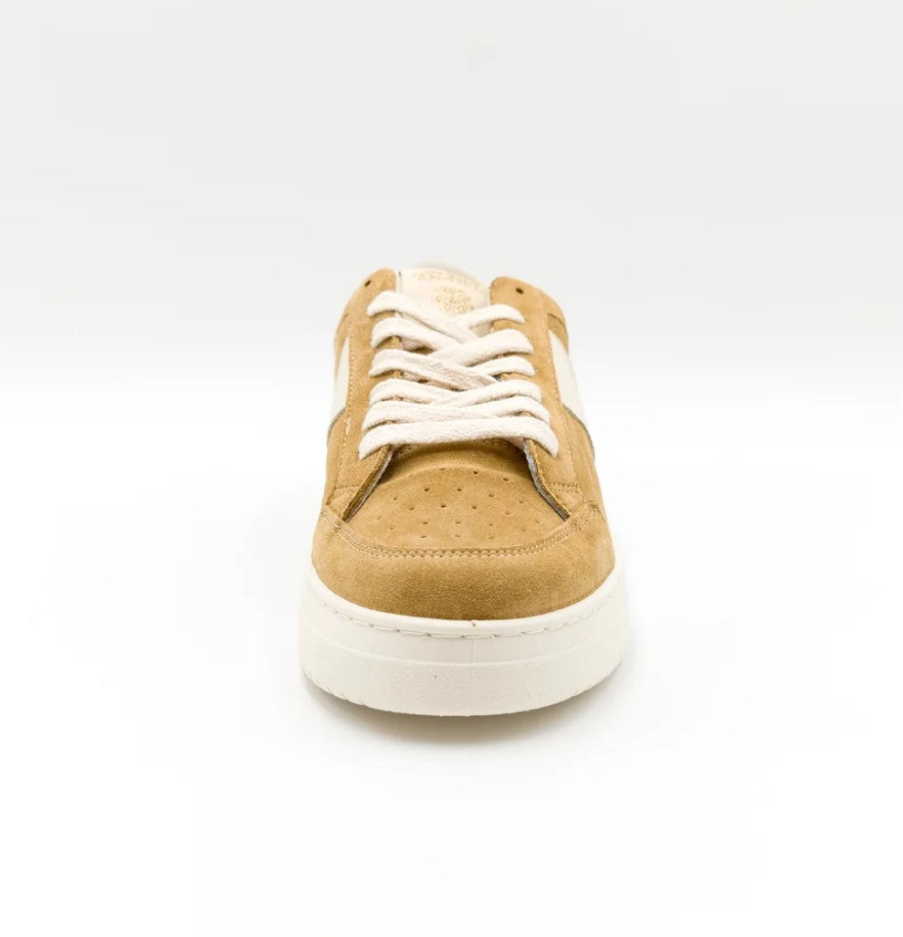 sneaker sabbia/beige in pelle scamosciata con con toppino in pelle di vitello a contrasto. 100% made in italy